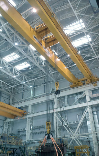 Overhead crane 200/100+100t